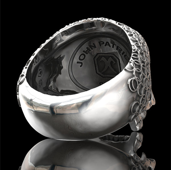 Skull ring with chain mail